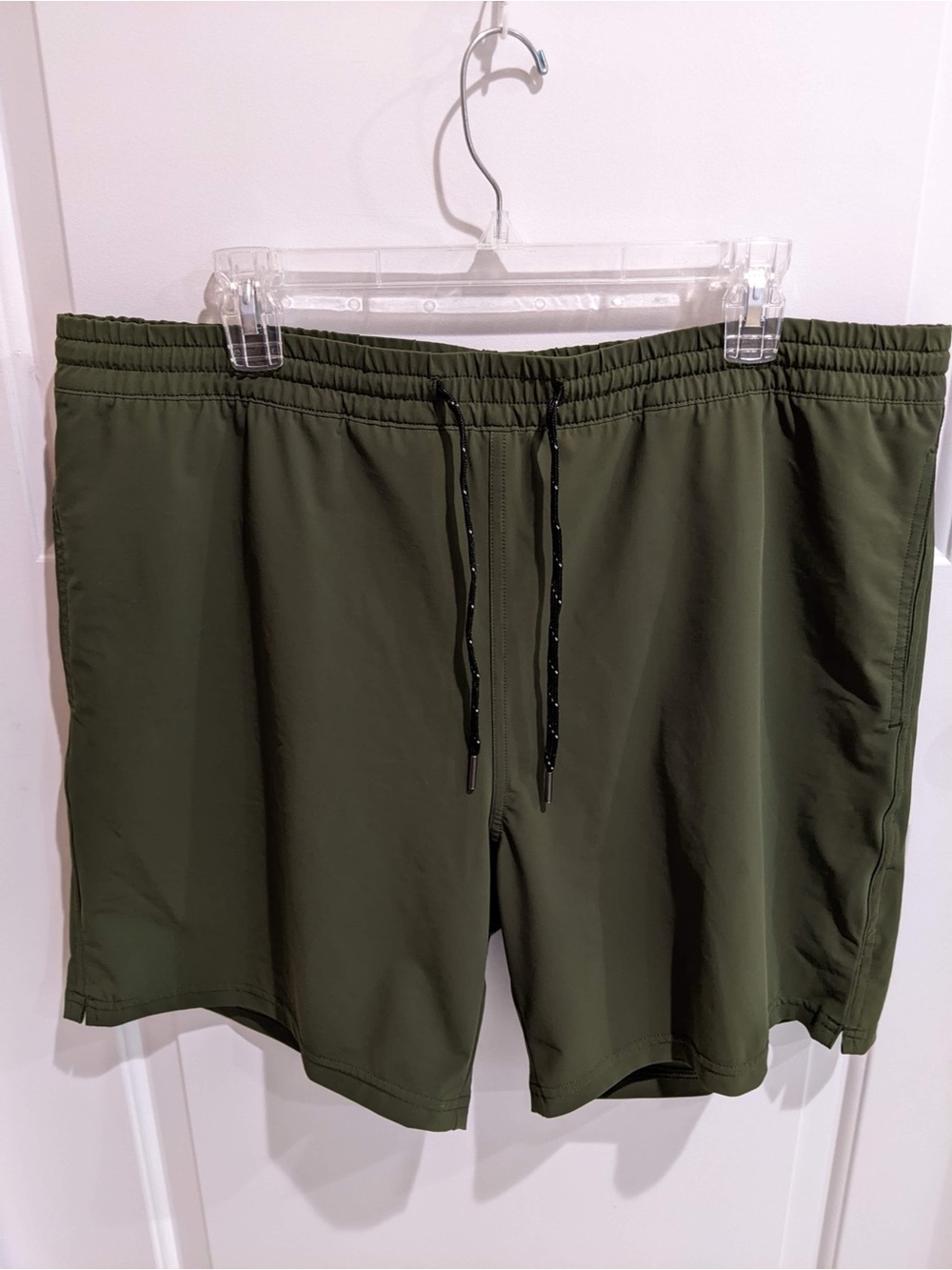 Quince Men's Olive Athletic Drawstring Shorts